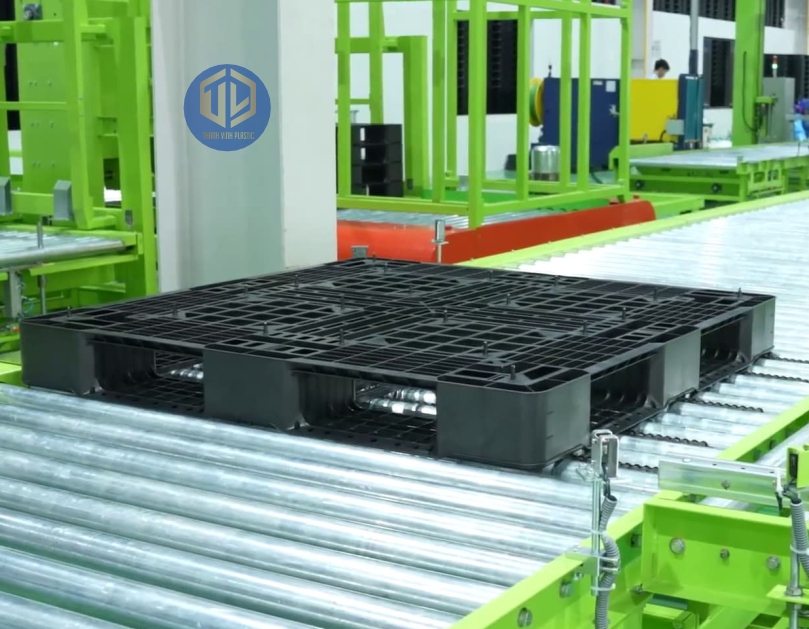 Pallet nhựa chữ thập giá rẻ