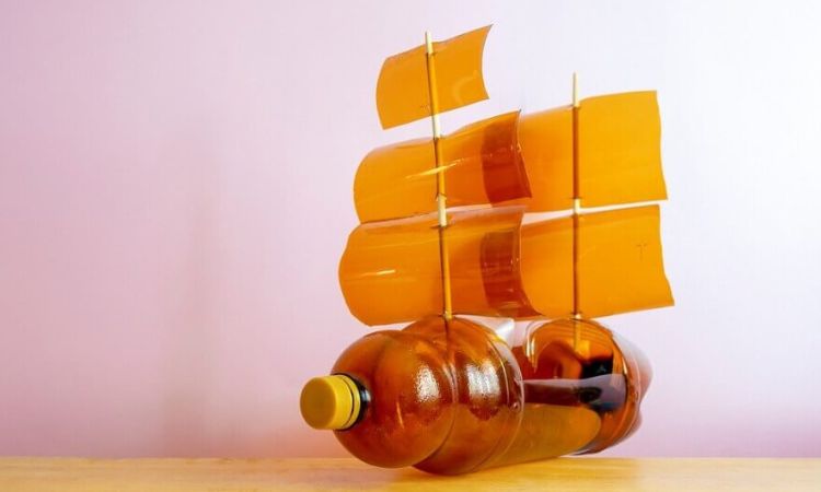 Tái chế chai nhựa thành thuyền buồm