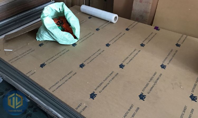 Tính năng và ưu điểm của nhựa mica