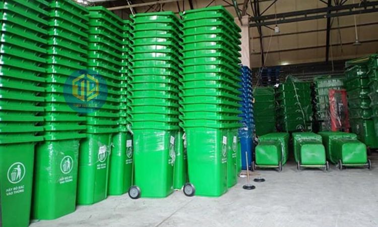 Giá thùng rác công cộng