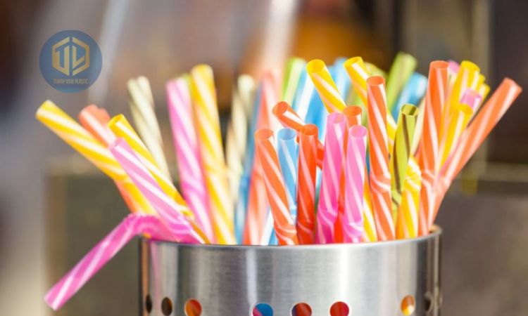 Các ý tưởng sáng tạo từ ống hút