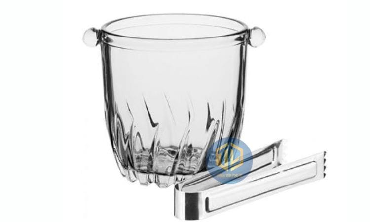 Xô thủy tinh đựng đá