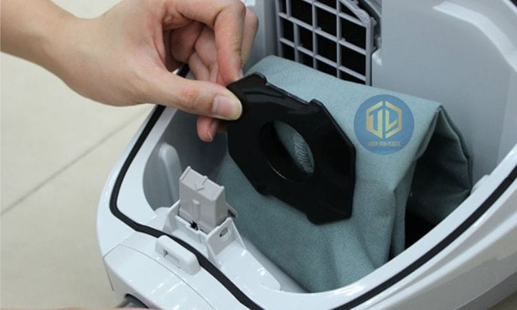 Cách lắp đặt túi đựng rác máy hút bụi