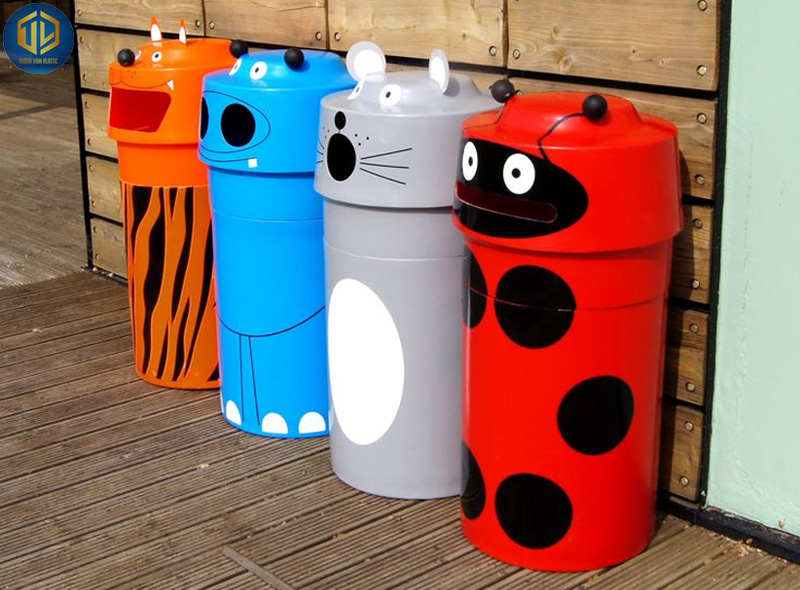 Cận cảnh những hình ảnh thùng rác dễ thương nơi công cộng