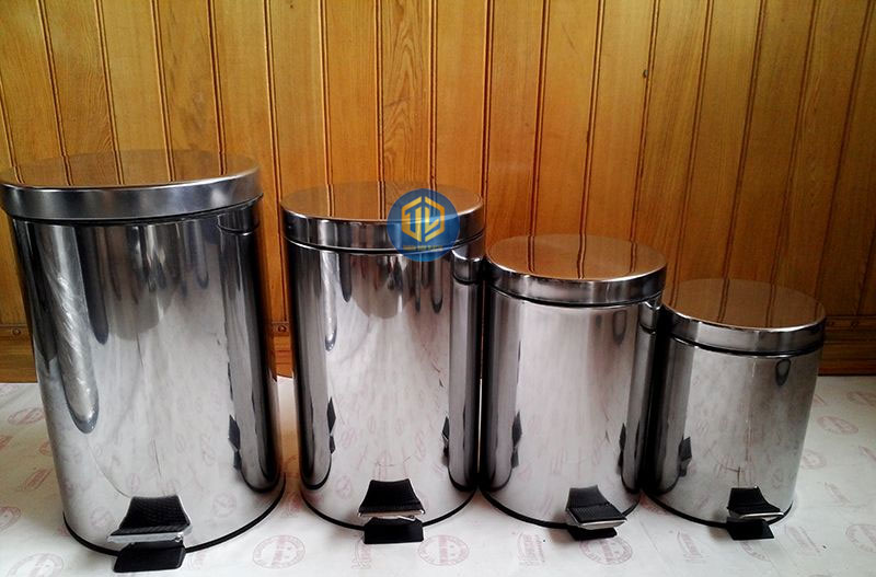 TOP 7 mẫu thùng rác nhỏ có nắp tiện dụng và giá rẻ