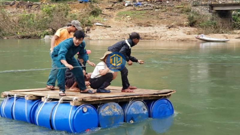 Hướng dẫn cách làm bè nổi bằng thùng phuy