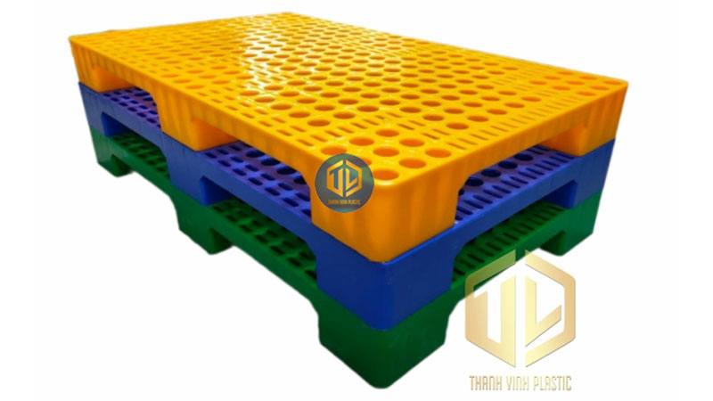 Pallet nhựa lót sàn kho lạnh