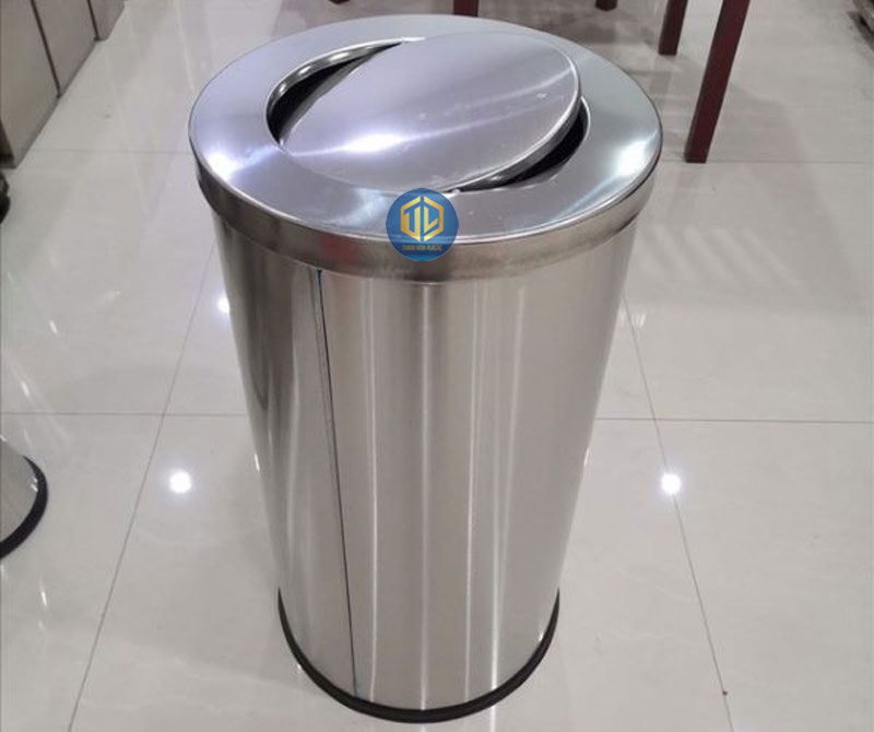 Thùng rác inox nắp lật dùng cho nhà bếp.