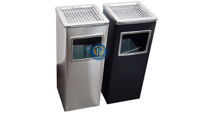 Thùng rác gạt tàn inox dạng vuông.