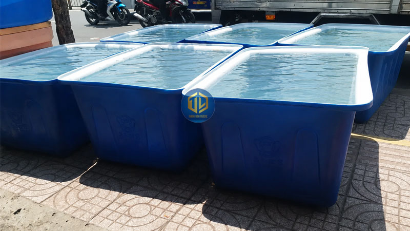 Thùng chứa nước 500 lít có thể được sử dụng để dự trữ nước.