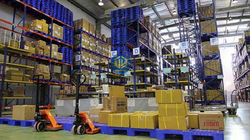 Pallet nhựa nhỏ có lợi thế về kích thước gọn, phù hợp với nhu cầu kê hàng