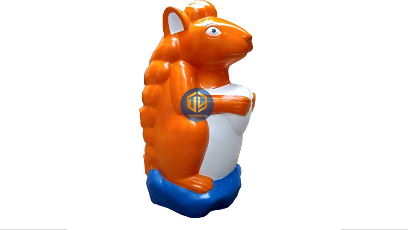 Thùng rác hình con sóc